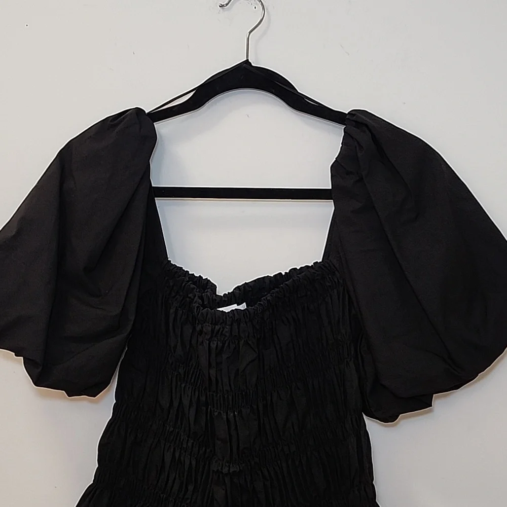 Astr The Label Baby Doll Savina Puff Sleeve Blouse  Size Meduim